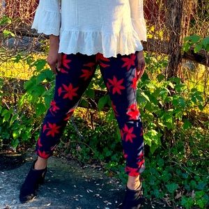BR SLOAN Red Flower Print Capri Pants